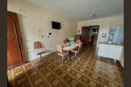 Casa à venda com 480m², 4 quartos e 5 vagas Casa à venda com 480m², 4 quartos e 5 vagasCozinha 1