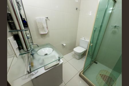 Casa à venda com 480m², 4 quartos e 5 vagas Casa à venda com 480m², 4 quartos e 5 vagasBanheiro da Suíte 2