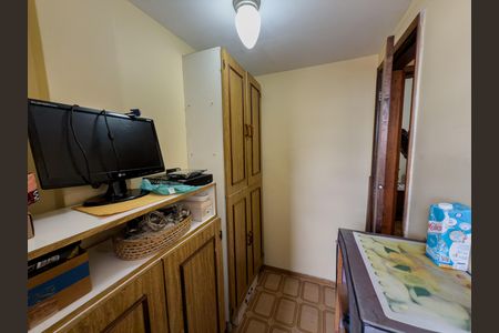 Casa à venda com 480m², 4 quartos e 5 vagas Casa à venda com 480m², 4 quartos e 5 vagasQuarto de Serviço 1