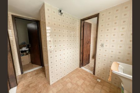 Casa à venda com 480m², 4 quartos e 5 vagas Casa à venda com 480m², 4 quartos e 5 vagasÁrea de Serviço 2