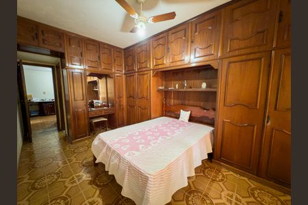 Casa à venda com 480m², 4 quartos e 5 vagas Casa à venda com 480m², 4 quartos e 5 vagasQuarto 2 - Suíte