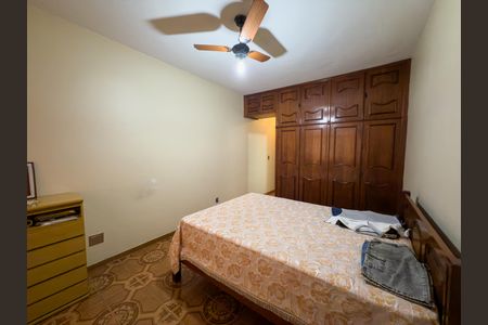 Casa à venda com 480m², 4 quartos e 5 vagas Casa à venda com 480m², 4 quartos e 5 vagasQuarto 3 - Suíte