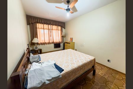 Casa à venda com 480m², 4 quartos e 5 vagas Casa à venda com 480m², 4 quartos e 5 vagasQuarto 3 - Suíte