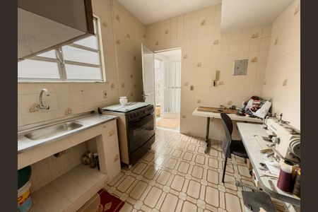 Casa à venda com 480m², 4 quartos e 5 vagas Casa à venda com 480m², 4 quartos e 5 vagasCozinha 2