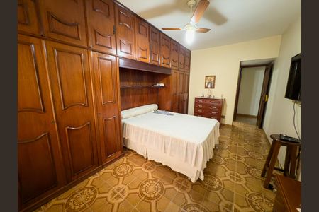 Casa à venda com 480m², 4 quartos e 5 vagas Casa à venda com 480m², 4 quartos e 5 vagasQuarto 1 - Suíte