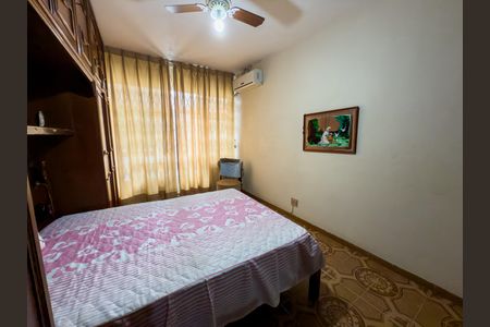 Casa à venda com 480m², 4 quartos e 5 vagas Casa à venda com 480m², 4 quartos e 5 vagasQuarto 2 - Suíte