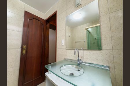 Casa à venda com 480m², 4 quartos e 5 vagas Casa à venda com 480m², 4 quartos e 5 vagasBanheiro da Suíte 3