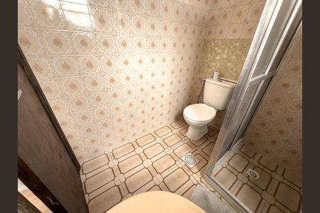 Casa à venda com 480m², 4 quartos e 5 vagas Casa à venda com 480m², 4 quartos e 5 vagasBanheiro 1