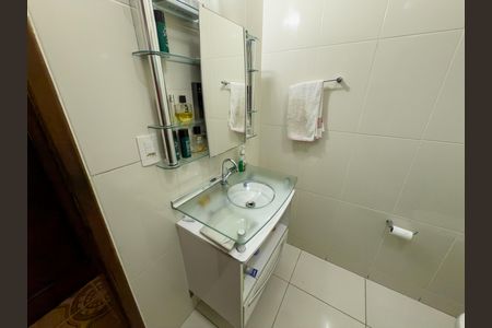 Casa à venda com 480m², 4 quartos e 5 vagas Casa à venda com 480m², 4 quartos e 5 vagasBanheiro da Suíte 2