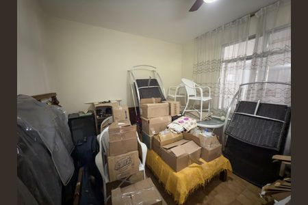 Casa à venda com 480m², 4 quartos e 5 vagas Casa à venda com 480m², 4 quartos e 5 vagasQuarto 4