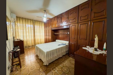 Casa à venda com 480m², 4 quartos e 5 vagas Casa à venda com 480m², 4 quartos e 5 vagasQuarto 1 - Suíte