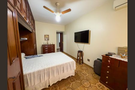 Casa à venda com 480m², 4 quartos e 5 vagas Casa à venda com 480m², 4 quartos e 5 vagasQuarto 1 - Suíte