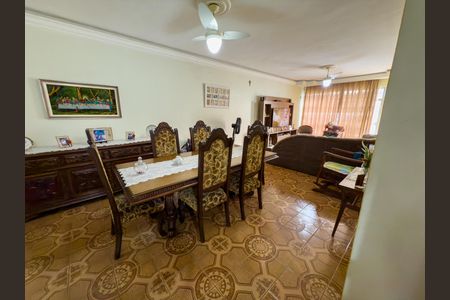 Casa à venda com 480m², 4 quartos e 5 vagas Casa à venda com 480m², 4 quartos e 5 vagasSala 1