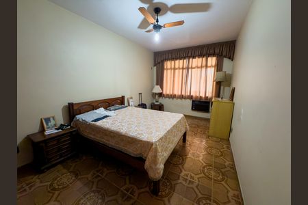 Casa à venda com 480m², 4 quartos e 5 vagas Casa à venda com 480m², 4 quartos e 5 vagasQuarto 3 - Suíte