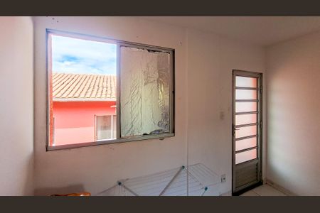 Sala de apartamento à venda com 2 quartos, 48m² em Califórnia, Belo Horizonte