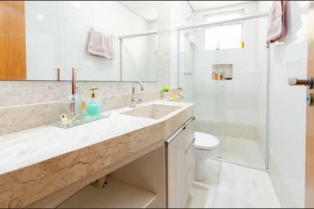 Banheiro social de apartamento à venda com 3 quartos, 150m² em Camargos, Belo Horizonte