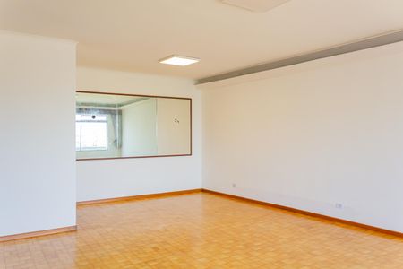 Apartamento para alugar com 250m², 5 quartos e 2 vagasSala