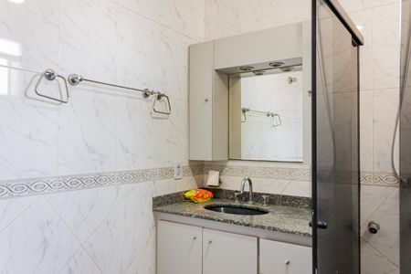 Apartamento para alugar com 250m², 5 quartos e 2 vagasBanheiro da Suíte 1