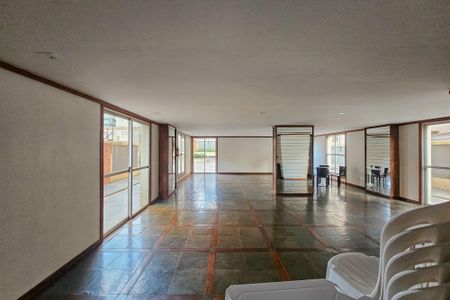 Apartamento à venda com 176m², 4 quartos e 2 vagasÁrea comum - Salão de festas