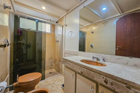 Apartamento à venda com 176m², 4 quartos e 2 vagasBanheiro