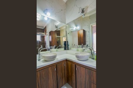 Apartamento à venda com 158m², 3 quartos e 2 vagas Apartamento à venda com 158m², 3 quartos e 2 vagasBanheiro da Suíte