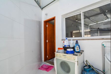 Apartamento à venda com 158m², 3 quartos e 2 vagas Apartamento à venda com 158m², 3 quartos e 2 vagasÁrea de Serviço