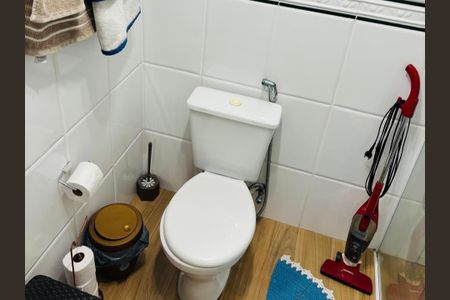 Banheiro de casa para alugar com 2 quartos, 142m² em Jardim Marcel, São Paulo