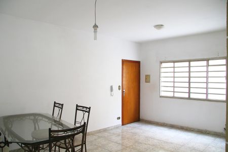 Apartamento para alugar com 67m², 2 quartos e 1 vagaSala 