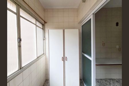Apartamento para alugar com 67m², 2 quartos e 1 vagaÁrea de Serviço