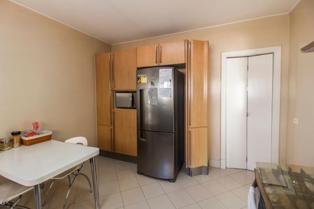 Casa de condomínio à venda com 414m², 4 quartos e 4 vagasCozinha