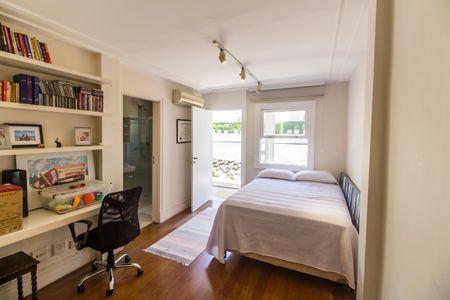 Casa de condomínio à venda com 414m², 4 quartos e 4 vagasSuíte 1