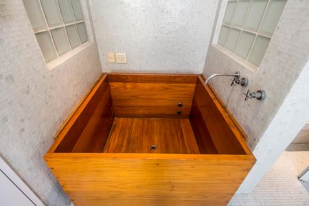 Casa de condomínio à venda com 414m², 4 quartos e 4 vagasOfurô