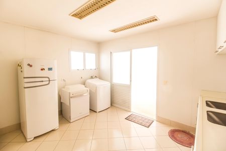 Casa de condomínio à venda com 414m², 4 quartos e 4 vagasÁrea de Serviço