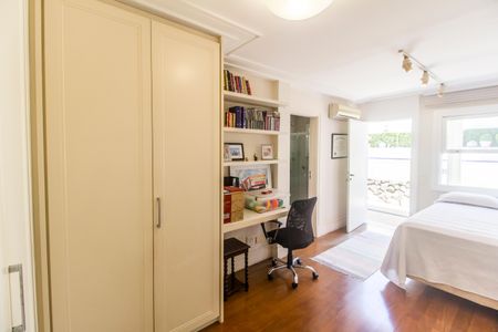 Casa de condomínio à venda com 414m², 4 quartos e 4 vagasSuíte 1