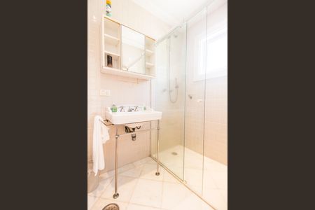 Casa de condomínio à venda com 414m², 4 quartos e 4 vagasBanheiro da Suíte