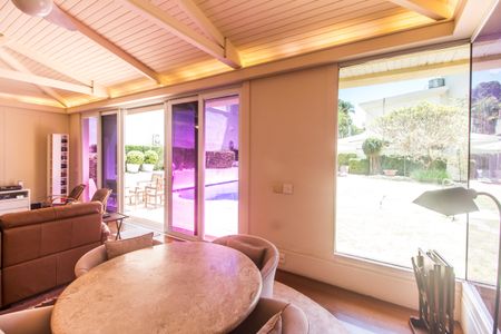 Casa de condomínio à venda com 414m², 4 quartos e 4 vagasÁrea comum - Salão de festas