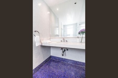 Casa de condomínio à venda com 414m², 4 quartos e 4 vagasBanheiro