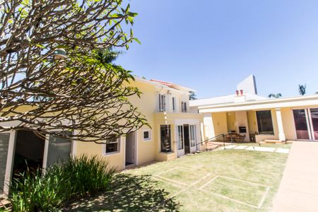 Casa de condomínio à venda com 414m², 4 quartos e 4 vagasQuintal