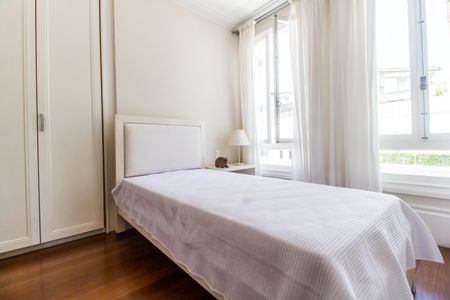 Casa de condomínio à venda com 414m², 4 quartos e 4 vagasQuarto 4