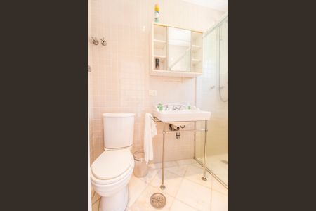 Casa de condomínio à venda com 414m², 4 quartos e 4 vagasBanheiro da Suíte