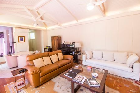 Casa de condomínio à venda com 414m², 4 quartos e 4 vagasÁrea comum - Salão de festas