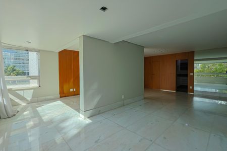 Sala de apartamento à venda com 3 quartos, 136m² em Santo Agostinho, Belo Horizonte
