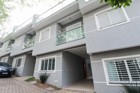 Casa de condomínio à venda com 254m², 3 quartos e 1 vagaFachada