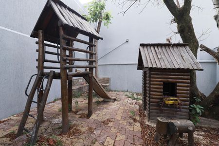 Casa de condomínio à venda com 254m², 3 quartos e 1 vagaPlayground