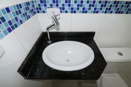 Casa de condomínio à venda com 254m², 3 quartos e 1 vagaBanheiro Social