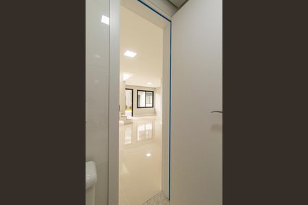 Lavabo de casa de condomínio para alugar com 3 quartos, 132m² em Uberaba, Curitiba