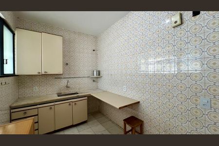 Apartamento à venda com 180m², 4 quartos e 2 vagasCozinha