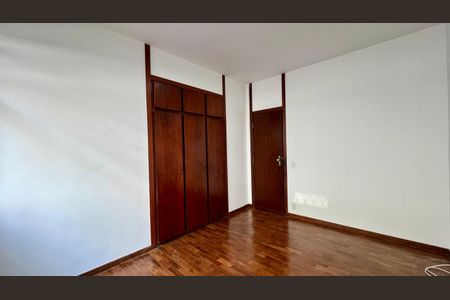 Apartamento à venda com 180m², 4 quartos e 2 vagasQuarto 2