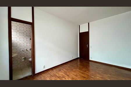 Apartamento à venda com 180m², 4 quartos e 2 vagasQuarto 2