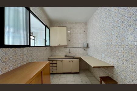 Apartamento à venda com 180m², 4 quartos e 2 vagasCozinha